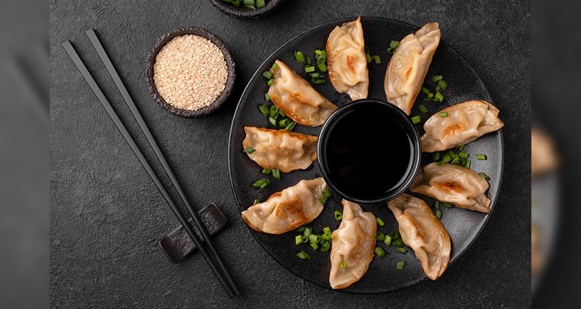 Momos with Mocktails or Beer