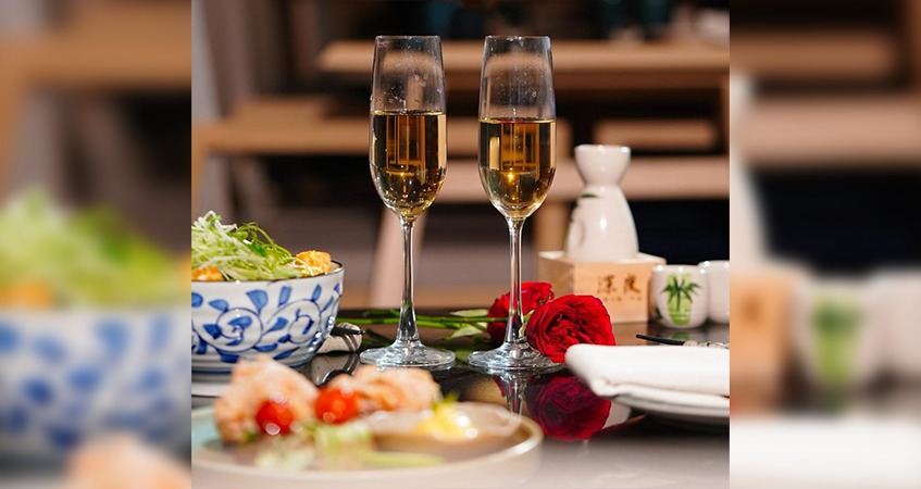 Complimentary Cocktail or Dessert 